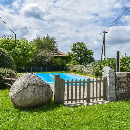 Beautiful Stone House With Jacuzzi בית נופש