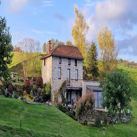 Hilltop Haven In Parlan * Le Sartre