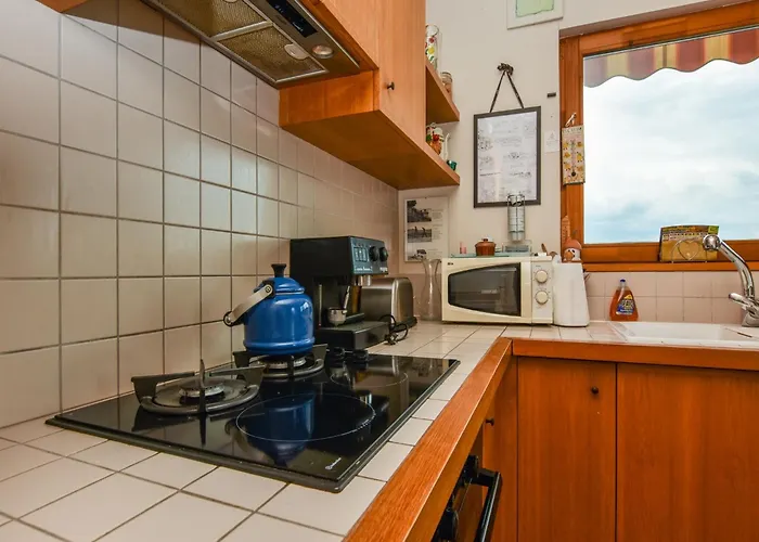 Hilltop Haven In Parlan Hébergement de vacances *