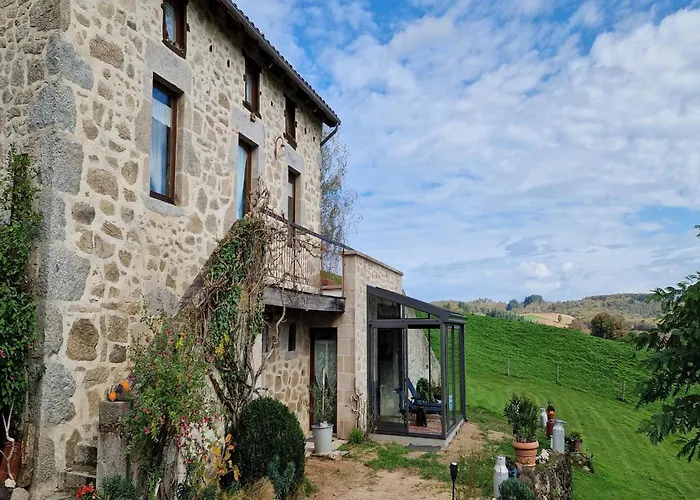 Hilltop Haven In Parlan Hébergement de vacances